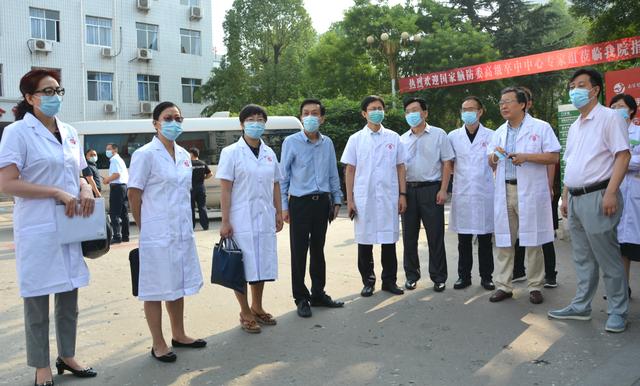 国家脑防委高级卒中中心专家组莅临我院现场培训指导