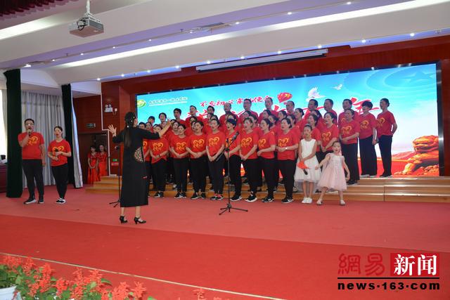 南阳医专一附院举办“不忘初心牢记使命 我们的70年“庆国庆歌咏比赛