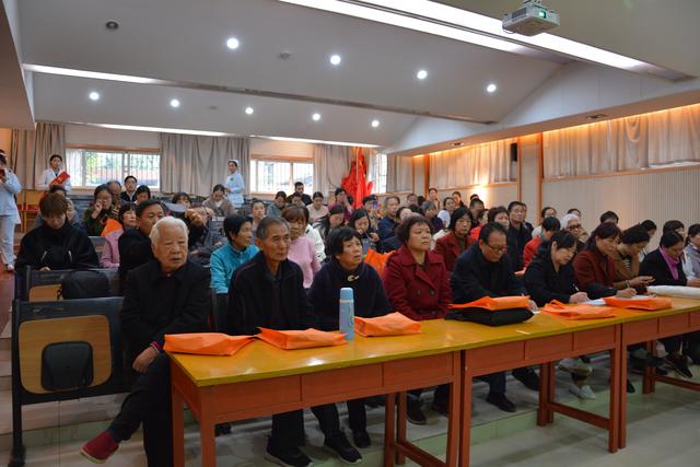 南阳医专一附院内分泌科举办“联合国糖尿病日”大型义诊活动