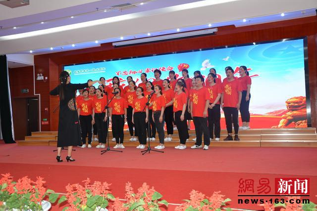 南阳医专一附院举办“不忘初心牢记使命 我们的70年“庆国庆歌咏比赛