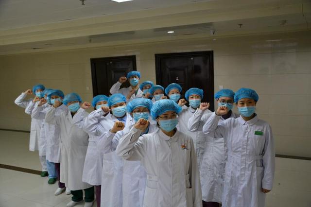 一线党员奋不顾身冲锋在前16位医护人员火线递交入党申请书