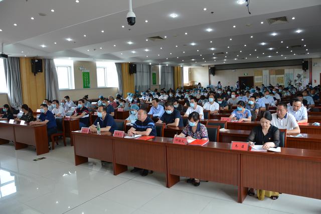 南阳医专一附院隆重举行2020年党建工作会议