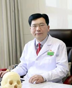 崔群建