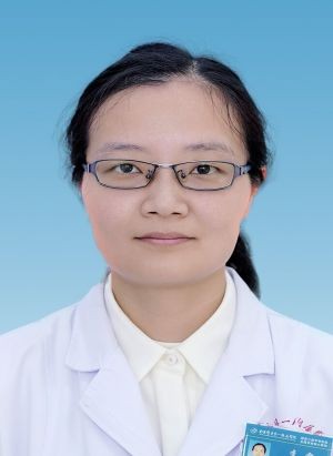 李雯